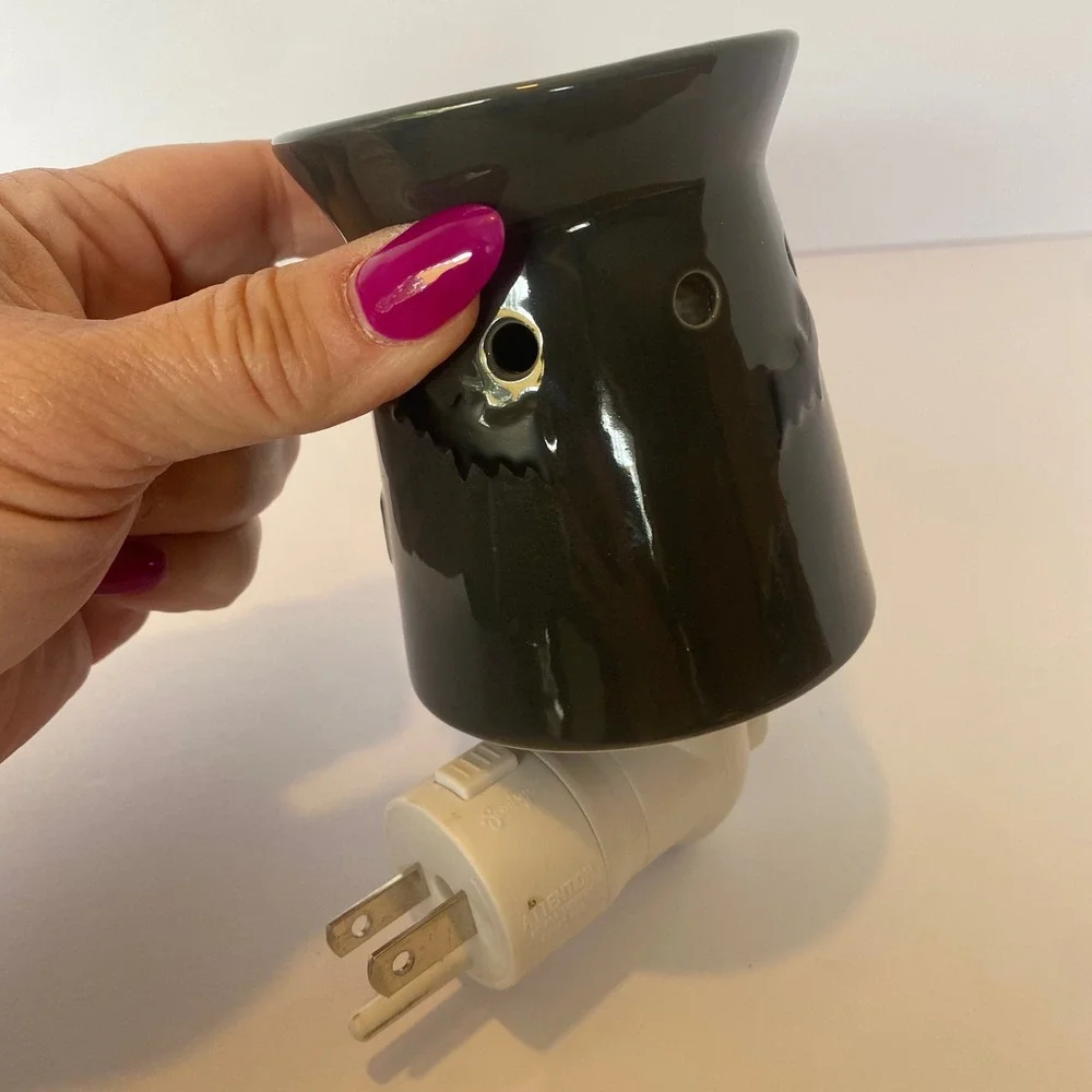 Scentsy Wax Warmer Black Excellent Halloween Bats Spooky Tree Plug-In
